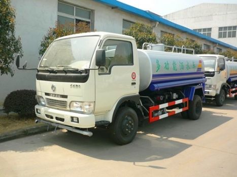 東風小霸王5立方灑水車圖片