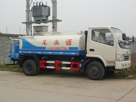 東風小霸王5立方灑水車圖片