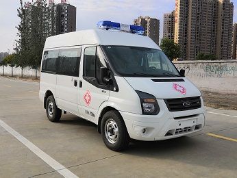CLW5040XJHCD6型救護車圖片