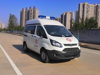 CLW5041XJHCD6型救護車圖片